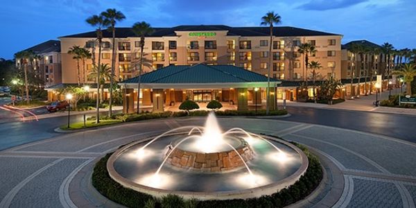 Courtyard Orlando Village