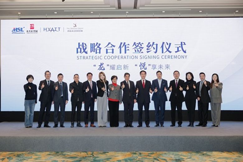 Hyatt Hotels Corp., HTTG and The Dragon Group at the signing of their strategic cooperation