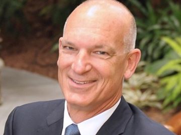 Leader Kirk Kinsell dies at 71