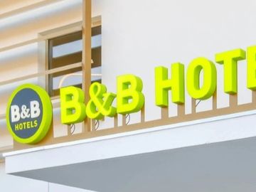 Goldman mulls €3B-plus offers for B&B: Report