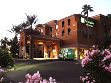 Latest news: Straten buys in Arizona; good week for US hotels; Four Seasons adds in KSA