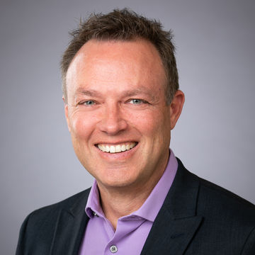 Stephen Hennis