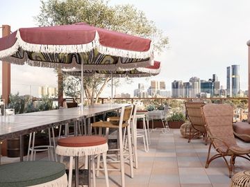Hyatt bidding for Standard International: Report