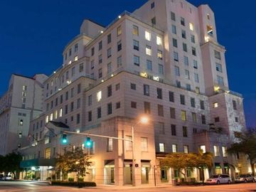 Hotel Colonnade