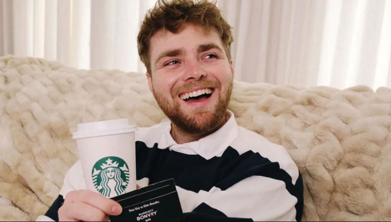 Singer-songwriter Alex Warren partnered with Marriott Bonvoy and Starbucks on a private one-day concert. (Credit: Starbucks) Singer-songwriter Alex Warren partnered with Marriott Bonvoy and Starbucks on a private one-day concert. (Credit: Starbucks)