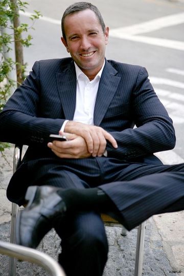 Robert Lavia