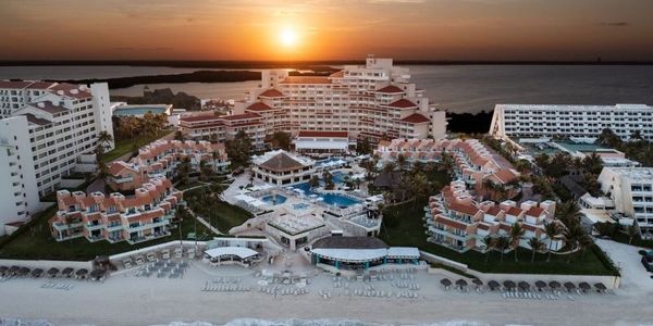 Wyndham Grand Cancun All Inclusive