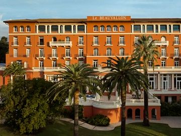 Latest news: AEG bids in downtown LA; Sawgrass sells; Como to Saint-Tropez