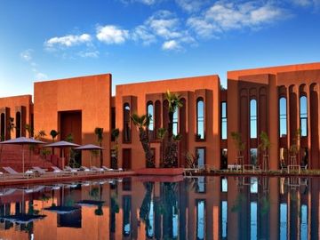 Latest news: STR adjusts forecasts; Hotel Equities partners; record US 4Q pipeline