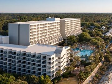 Latest news: Great Wolf refinances; Hilton takes a Marriott; O'Stean UHM's CEO