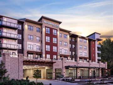 Apple Hospitality stays in its lane to best compete on deals