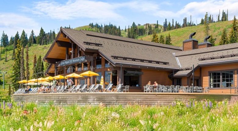 The Mid-Mountain Lodge