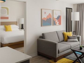Wyndham falls short on earnings, but gets past tough comp
