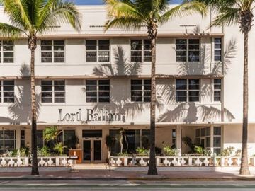 Latest news: Dallas foreclosure; Evolution adds in Florida; Corinthia to Como