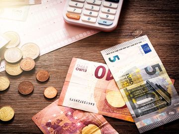 Leaders discuss managing debt financing in Europe