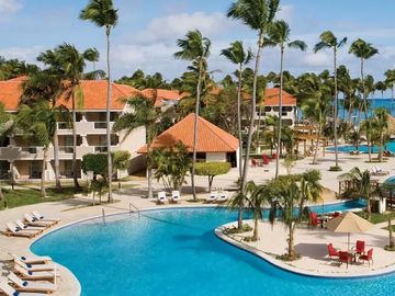 Latest news: Buyer for Selina assets?; new residences in Naples; DR resort sale