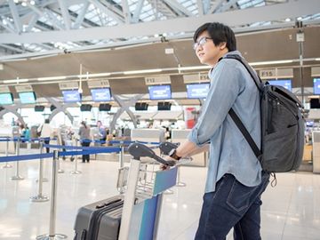 Latest news: Airline softness; mystery debt buyer in SF; Palm Beach hotel for sale