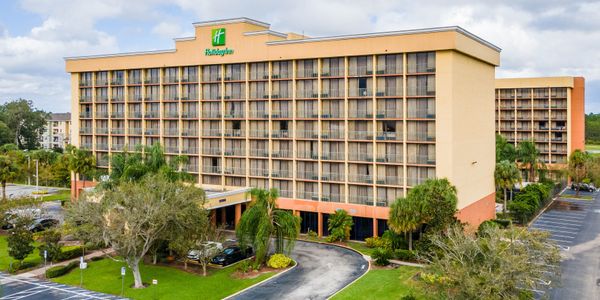 Holiday Inn and Suites Orlando SW - Celebration Area Hotel