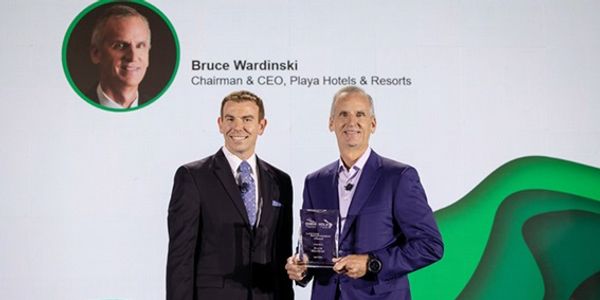 Wardinski CHRIS HOLA award