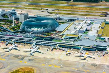 Singapore to impose sustainable fuel levy on flights