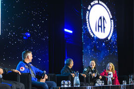 Turning scientific conferences into star attractions