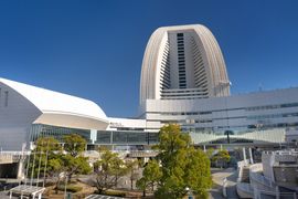 Yokohama sinks teeth into largest dental congress