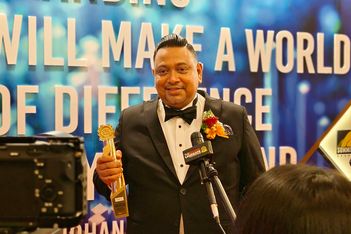 PCEB chief bags leadership award