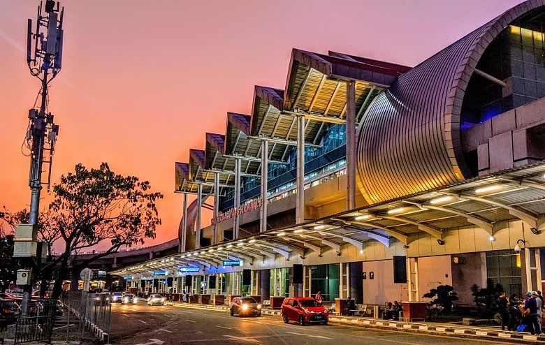 Indonesia opens the door to business travel