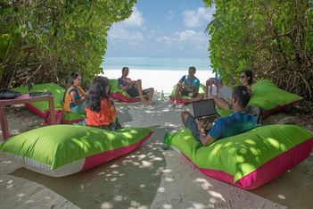 Barefoot meetings by the sea, anyone?