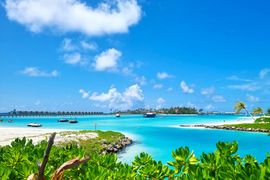 Barefoot meetings and breathtaking experiences in the Maldives