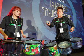 How to grab people’s attention at trade shows