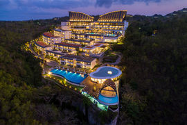 Fresh coffee breaks at Renaissance Bali Uluwatu Resort & Spa