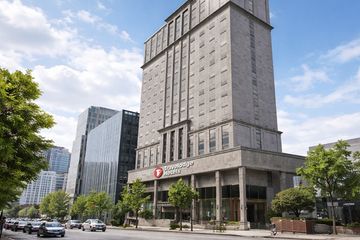 Travelodge plants biggest Asian flag in Gangnam
