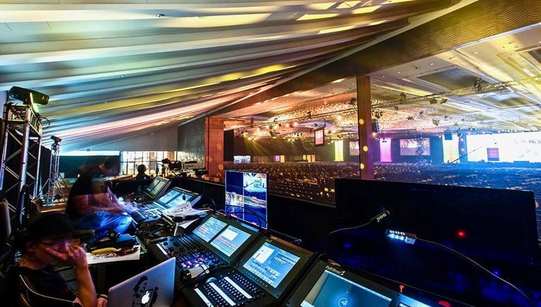 Who are the expert teams behind your hybrid and virtual events?