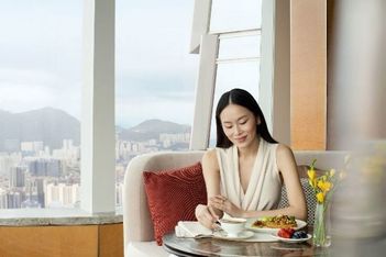 How to razzle dazzle delegates with more Ritz and glamour