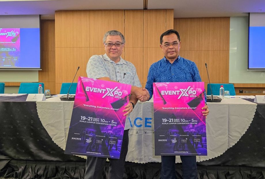 MACEOS' outgoing chair Francis Teo and MyCEB CEO Azman Tambi Chik unveiled the launch of EVENTXPO 2024.