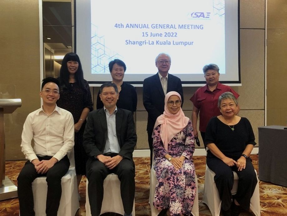 Supporting Malaysia's business meetings recovery: (First row from left) Dr. Wong Yi Kai (Assistant Secretary), Sunny Chee (President), Prof. Dr. Lydia Abdul Latif (Vice President), Evelyn Lo (Honorary Secretary). (Second row from left) Sara Lew (Auditor), Tan Mei Phing (Council member), Amos Wong (Council member) and Evelyn Cheong (Council member).