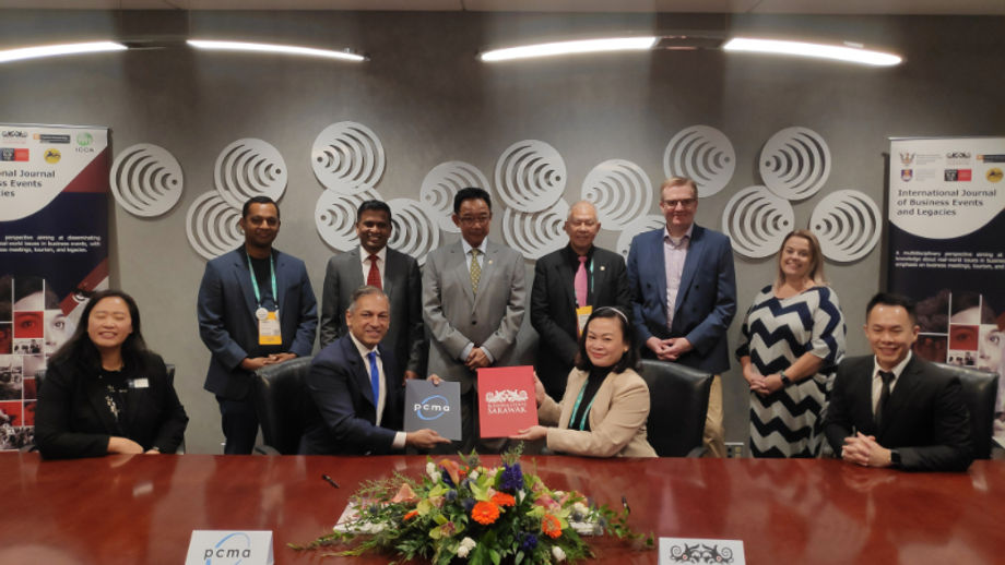 PCMA's Sherrif Karamat and BESarawak's Amelia Roziman, together with Dato Sri Abdul Karim Rahman Hamzah (centre) and members of PCMA and ICCA at the signing ceremony in Ohio, US.