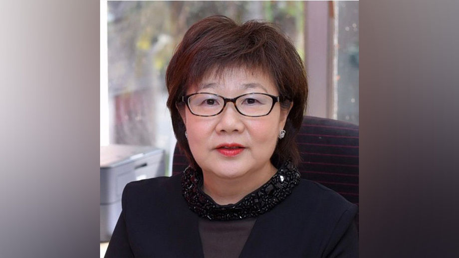 凭借四十多年的从业经验，Yvonne Low 带领 The Traveller DMC 走向新的高度，确保客户满意并举办成功活动。