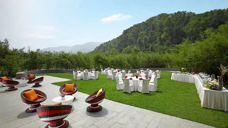 With its beachfront location, Angsana Lang Co is popular for incentive and teambuilding events.