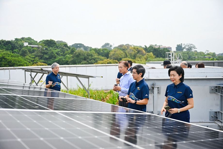 (far right): SDC’s Thien Kwee Eng.