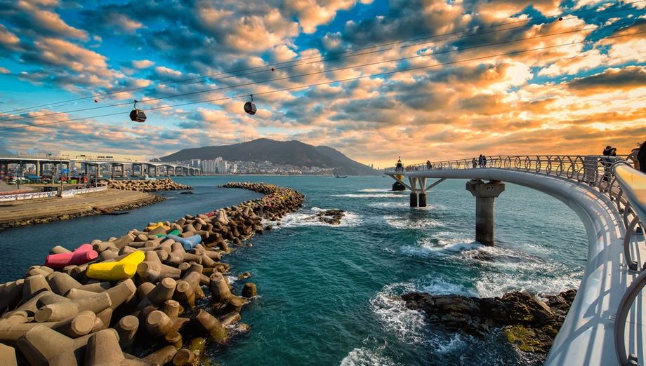 South Korea courts incentive groups of more than 1,000 delegates from China with diverse regional mix. Busan pictured.