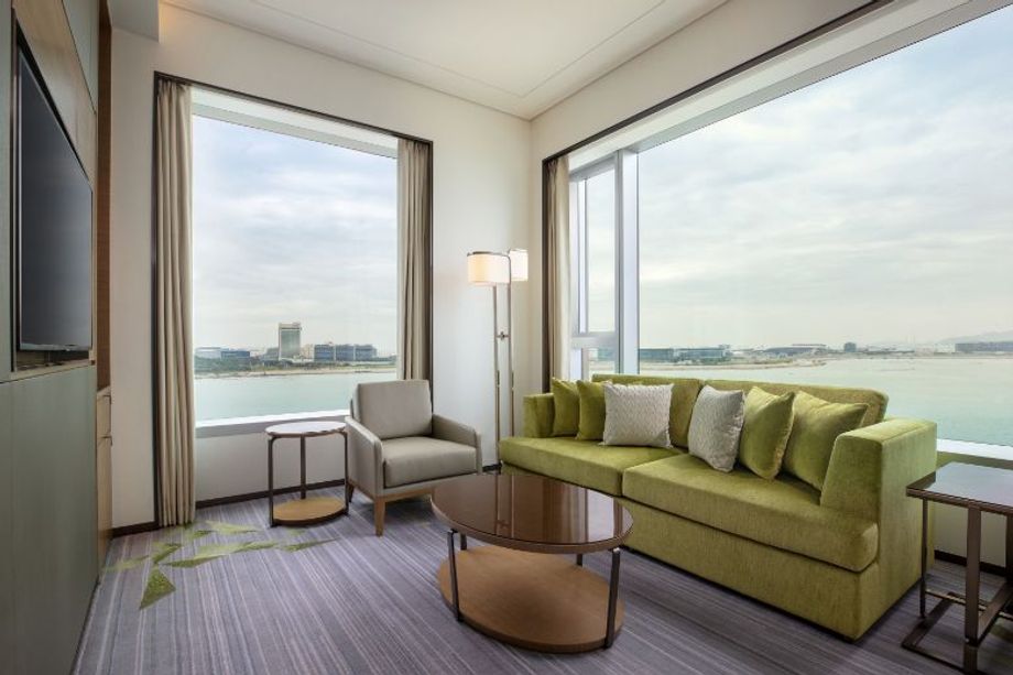 SHERATON-hkgsc_excutivesuite_oceanview copy
