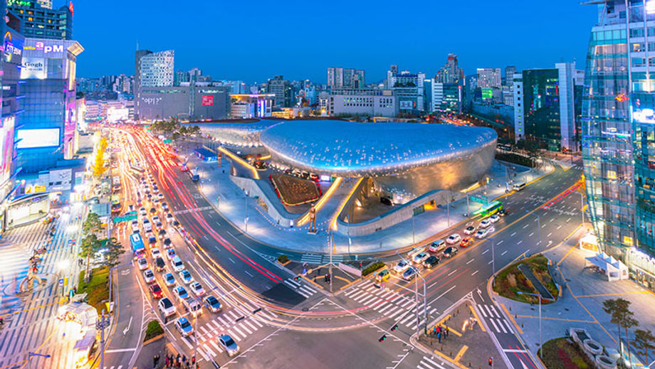 Besides the iconic Dongdaemun Design Plaza, three new ooperative complexes will be built in Seoul to combine exhibition spaces with facilities, attractions and retail stores together under one roof.
