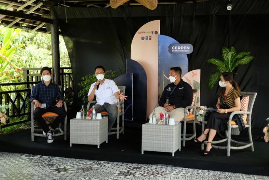 Vicky Apriansyah from the Indonesian Ministry of Tourism and Creative Economy (second from right) invited local professionals to share their practical experiences in organising events under today's new normal protocols.