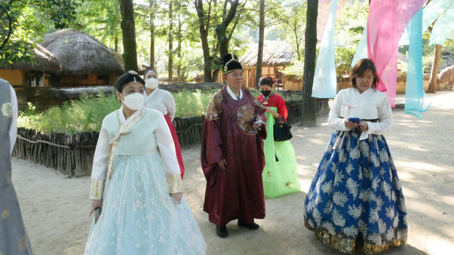 Open-air museum of late Joseon period with cultural experiences.