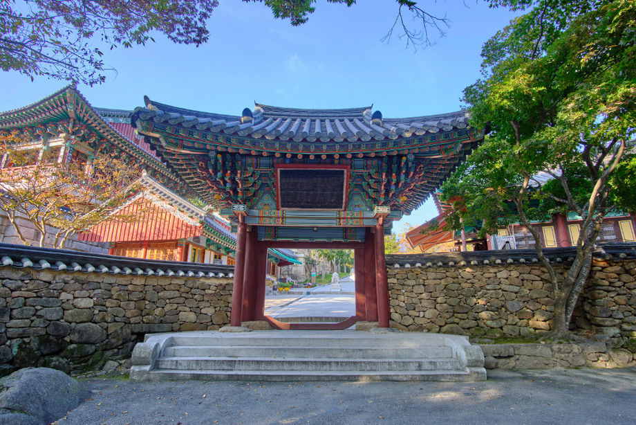 Gyeongnam blends city life with coastal beauty, allowing visitors to experience both the cultural and natural side of South Korea.