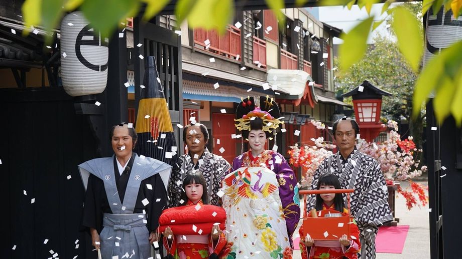 Toei Kyoto Studio Park features a 33,000 sqm Edo-period film set, ideal for outdoor receptions, indoor theatre alternatives, and live samurai, ninja, or geisha performances.