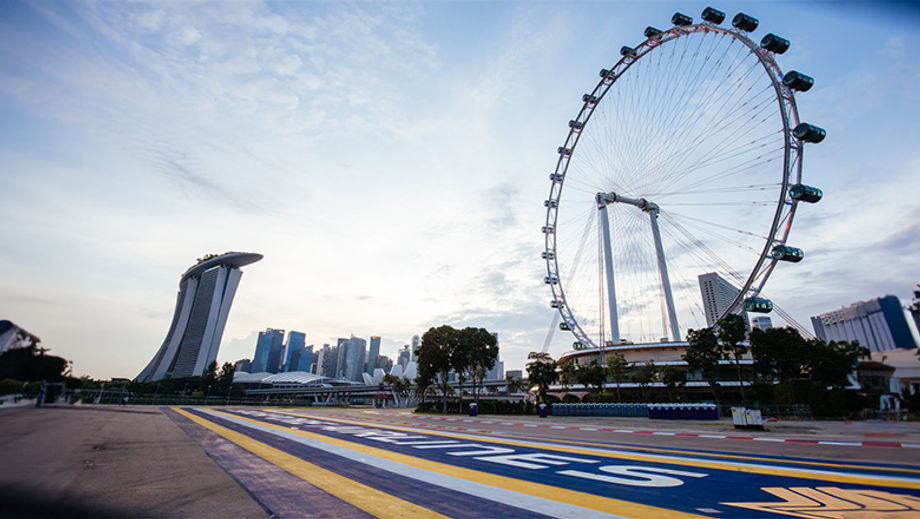 F1 Singapore Grand Prix: a magnet for globetrotters to soak in a festival-like atmosphere abroad.