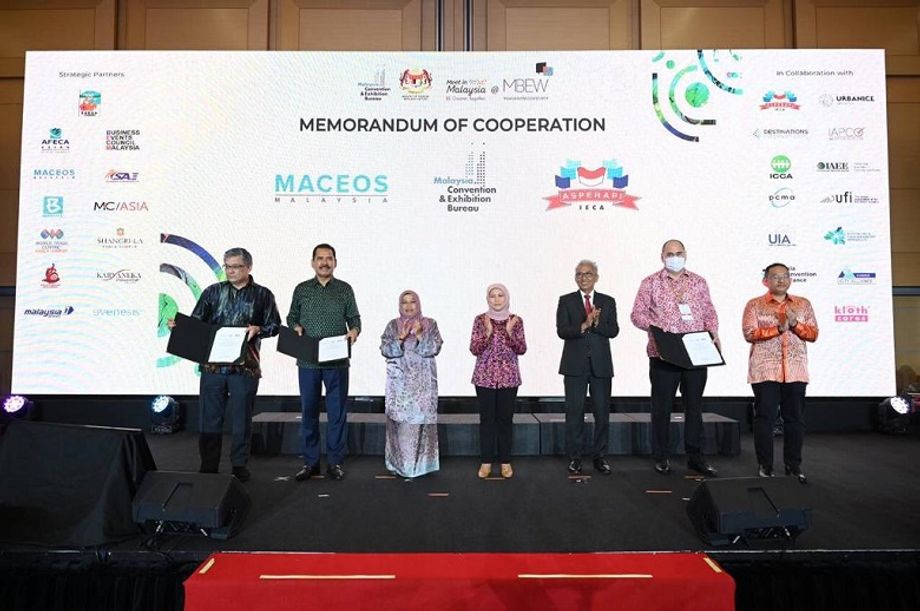 The signing of the Memorandum of Cooperation reflects the keen exchange of knowledge, data and resources between Malaysia and Indonesia’s business events stakeholders.